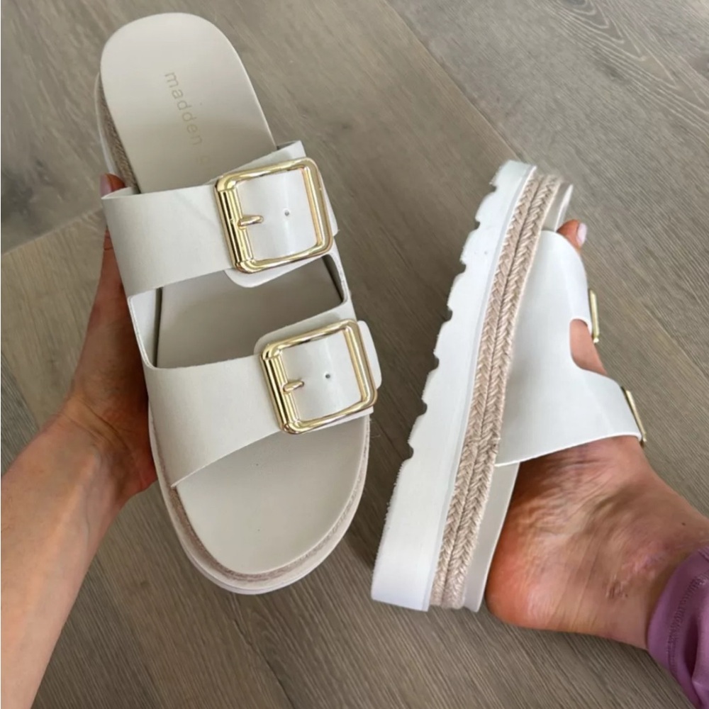 Steve Madden Gold and White Sandals with Elegant Buckles